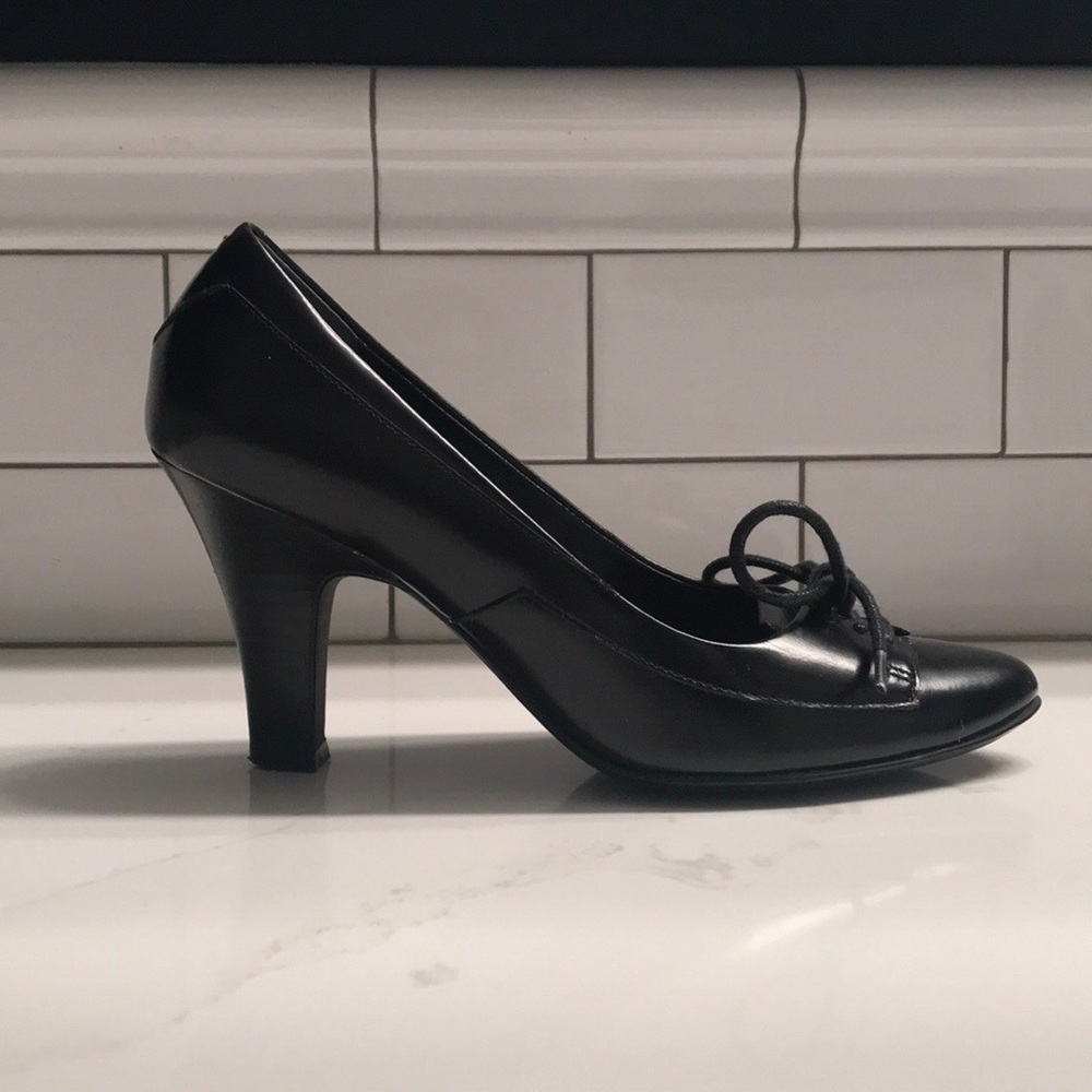 Saks Fifth Avenue lace up oxford pumps (size 7) - Picture 3 of 6